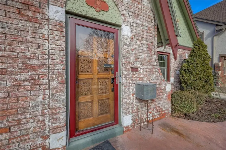 1010 W 70th Terrace, Kansas City, MO 64113 - Image #3