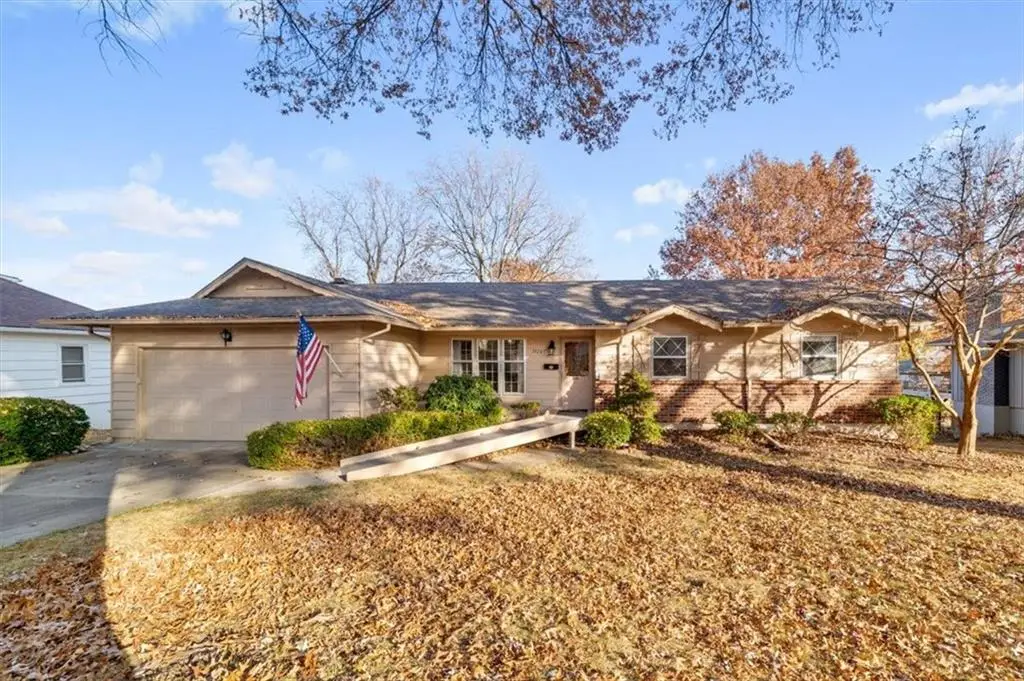 10205 Tracy Avenue, Kansas City, MO 64131 - Image #1