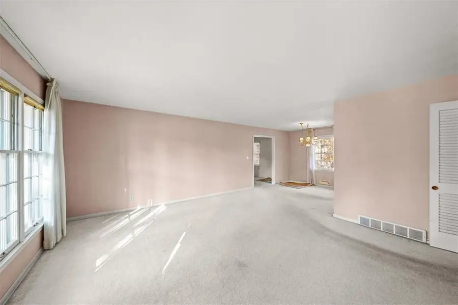 10205 Tracy Avenue, Kansas City, MO 64131 - Image #2