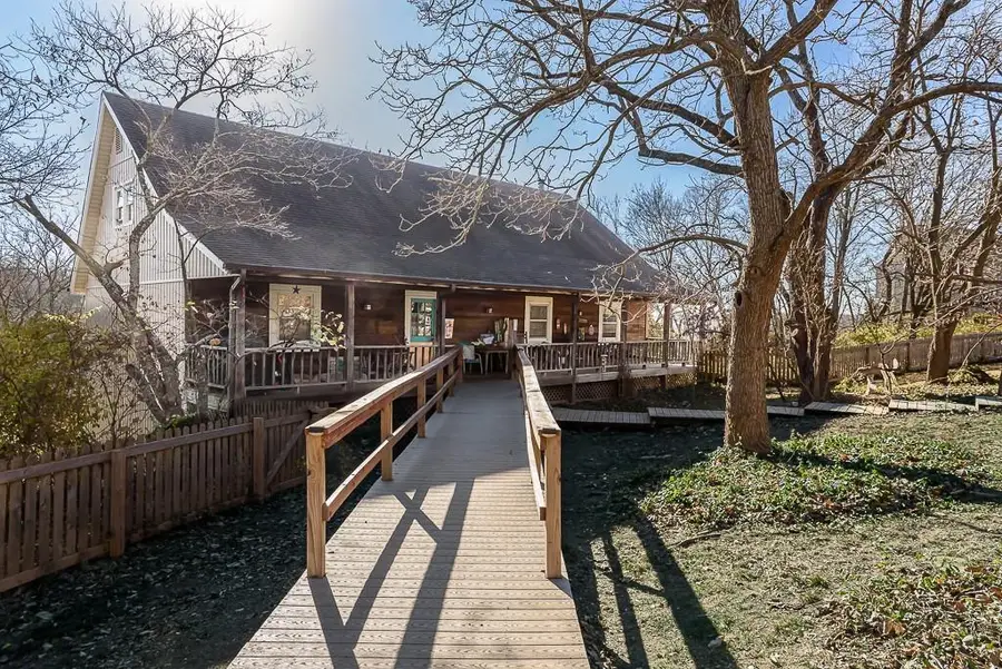 9055 Hillview Drive, De Soto, KS 66018 - Image #2