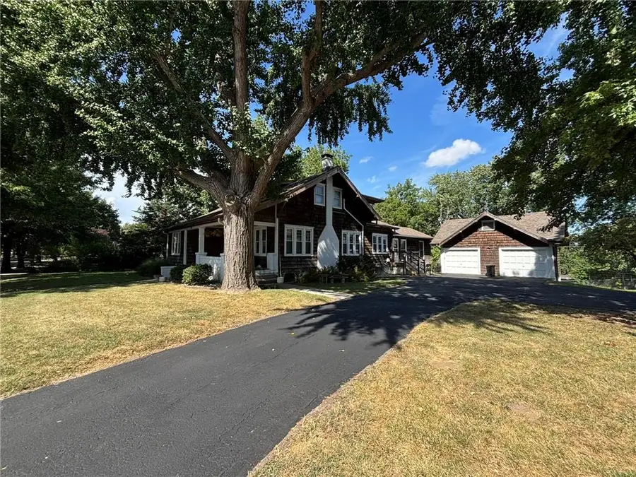 2119 Lovers Lane, Saint Joseph, MO 64505 - Image #2