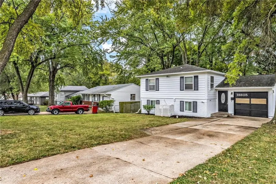 18805 E Arrowhead Drive, Independence, MO 64056 - Image #2