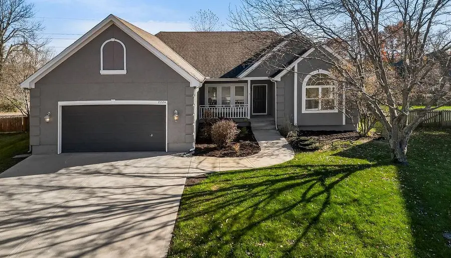 2224 NE Overland Drive, Blue Springs, MO 64029 - Image #2