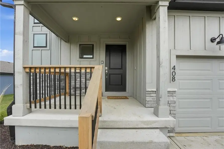 408 Woodview Drive, Raymore, MO 64083 - Image #2