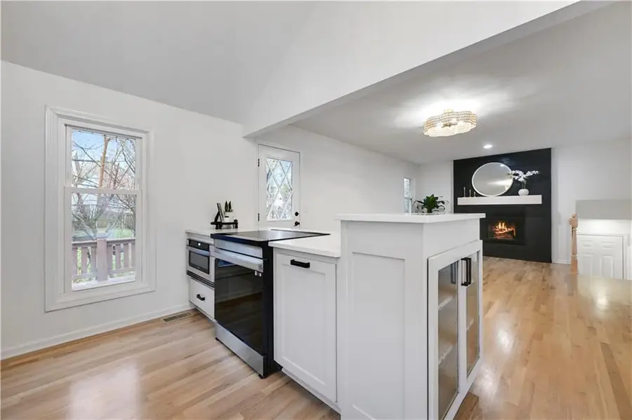 9318 Greenway Lane, Lenexa, KS 66215 - Image #3