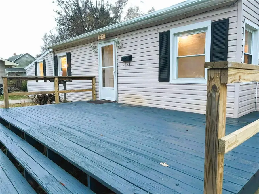 1922 Spratt Avenue, Saint Joseph, MO 64507 - Image #3