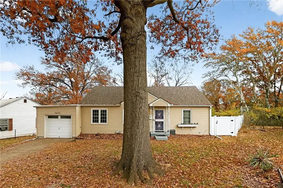 5615 Oakland Avenue, Kansas City, MO 64129 - Image #2