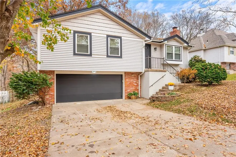 309 Shamrock Lane, Blue Springs, MO 64014 - Image #2