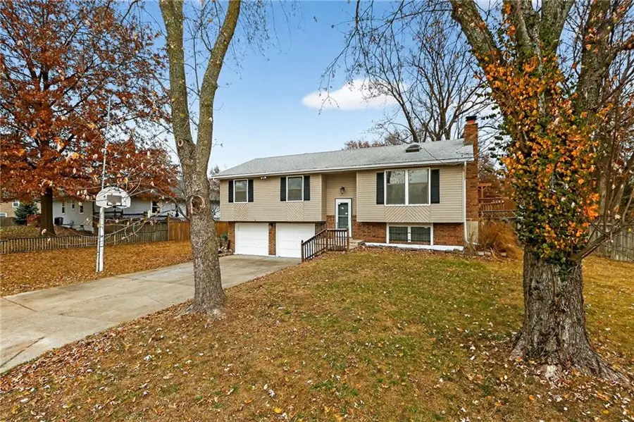 13501 Park Hills Drive, Grandview, MO 64030 - Image #3