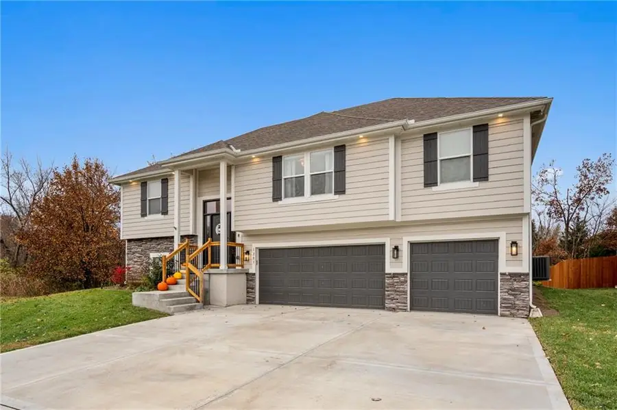 1283 NW Lindenwood Drive, Grain Valley, MO 64029 - Image #2