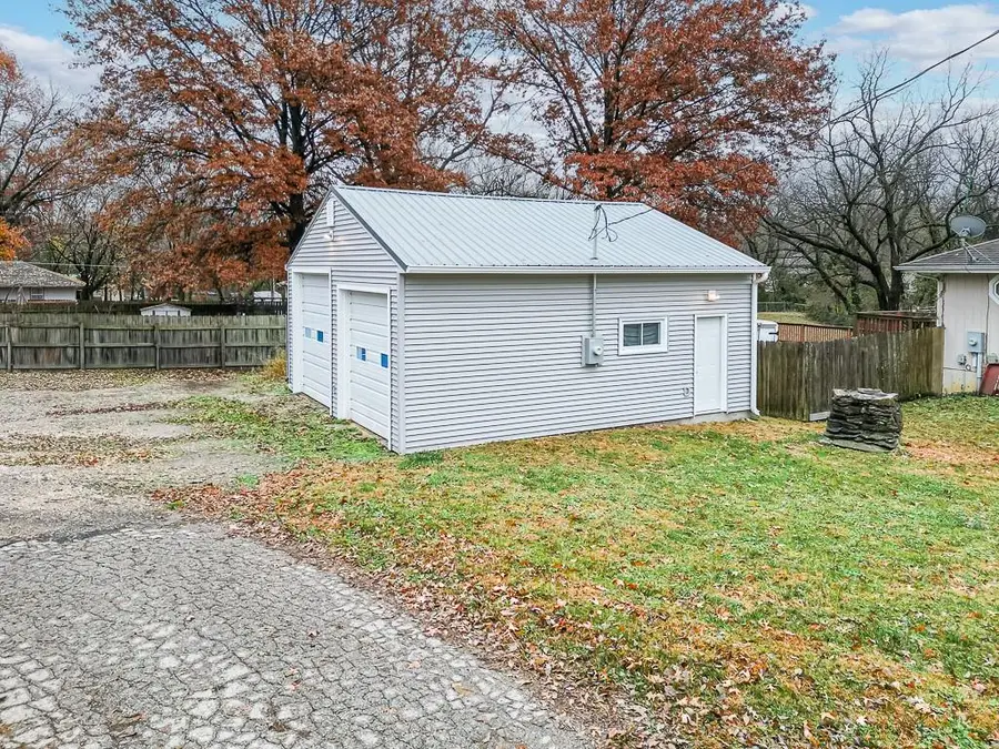 402 E 6th Street, Tonganoxie, KS 66086 - Image #3