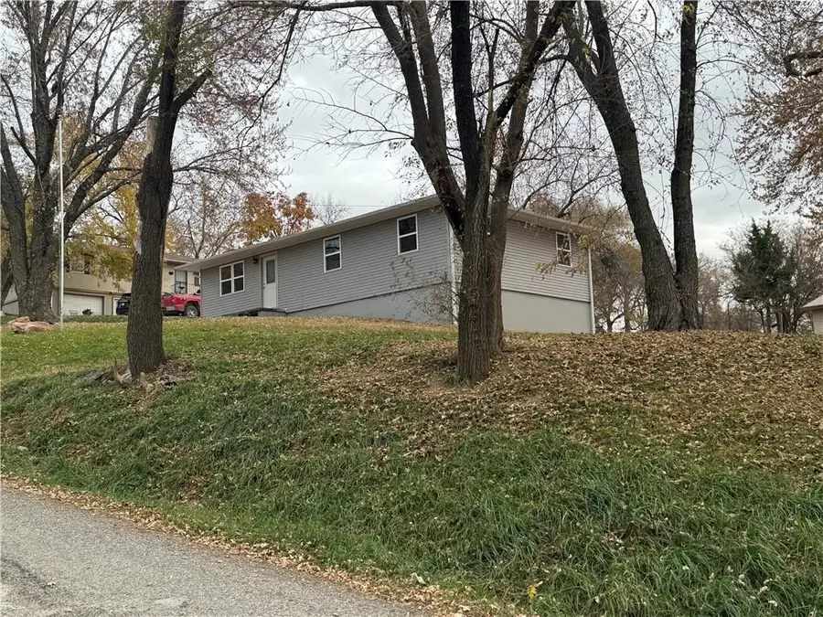 114 Hickory Street, Mound City, MO 64470 - Image #2