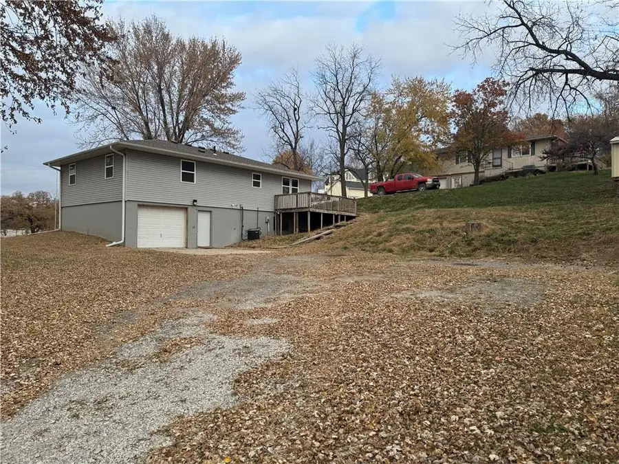 114 Hickory Street, Mound City, MO 64470 - Image #3