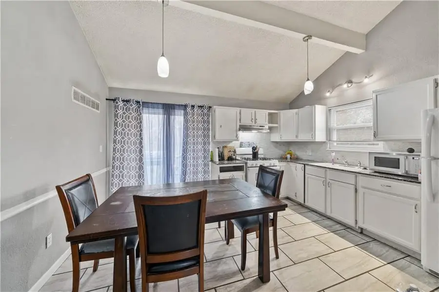 4023 Hedges Avenue, Kansas City, MO 64133 - Image #3