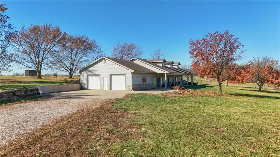 22361 W 239th Street, Spring Hill, KS 66083 - Image #3
