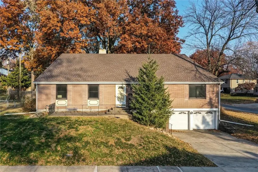 4801 NE Sherwood Drive, Kansas City, MO 64119 - Image #1