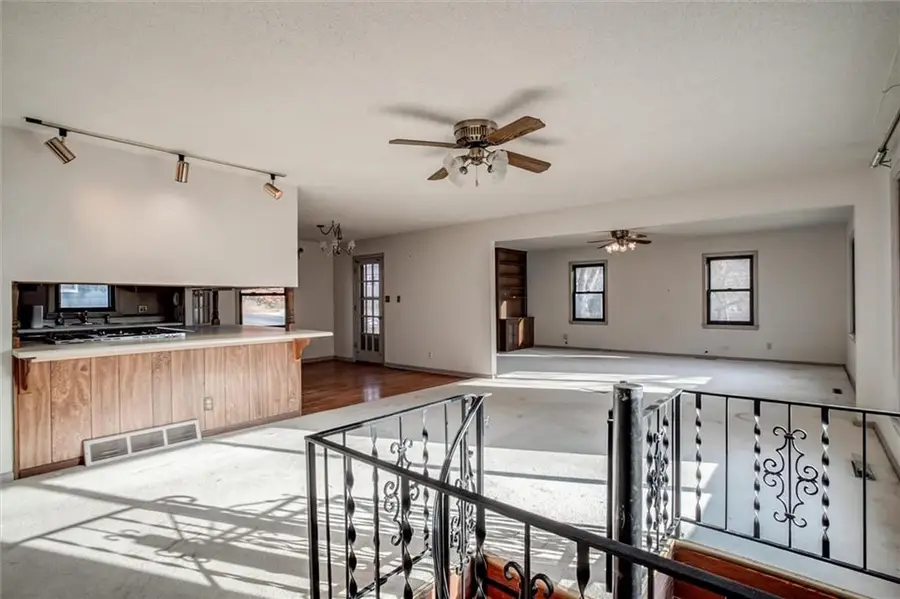 4801 NE Sherwood Drive, Kansas City, MO 64119 - Image #2