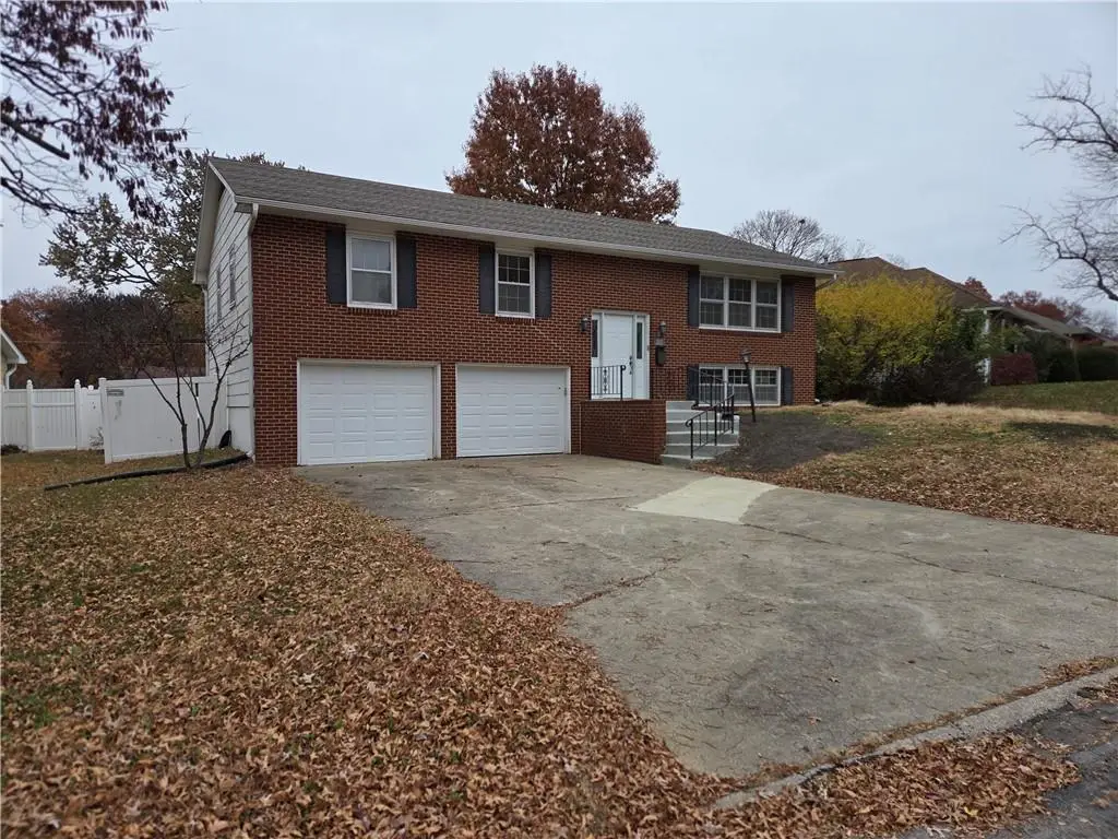 313 Goodrich Drive, Warrensburg, MO 64093 - Image #1