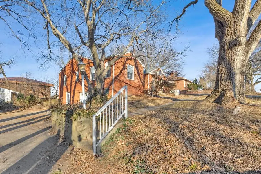 3405 Gene Field Road, Saint Joseph, MO 64506 - Image #3