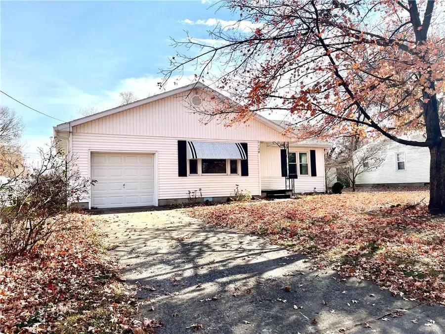 1128 N Clay Street, Nevada, MO 64772 - Image #2