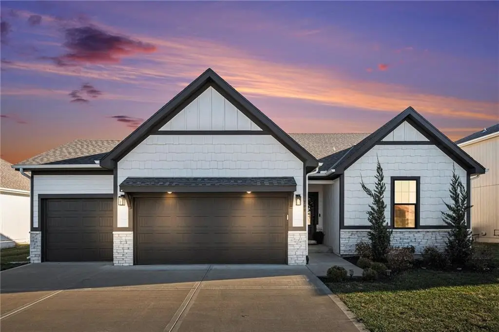 700 SE Colonial Drive, Blue Springs, MO 64014 - Image #1