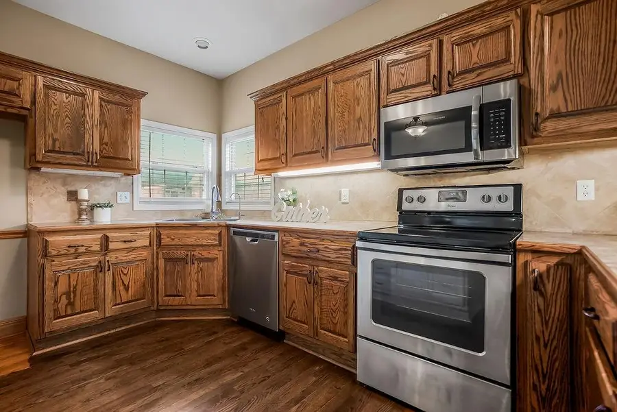 811 Stratford Drive, Raymore, MO 64083 - Image #2