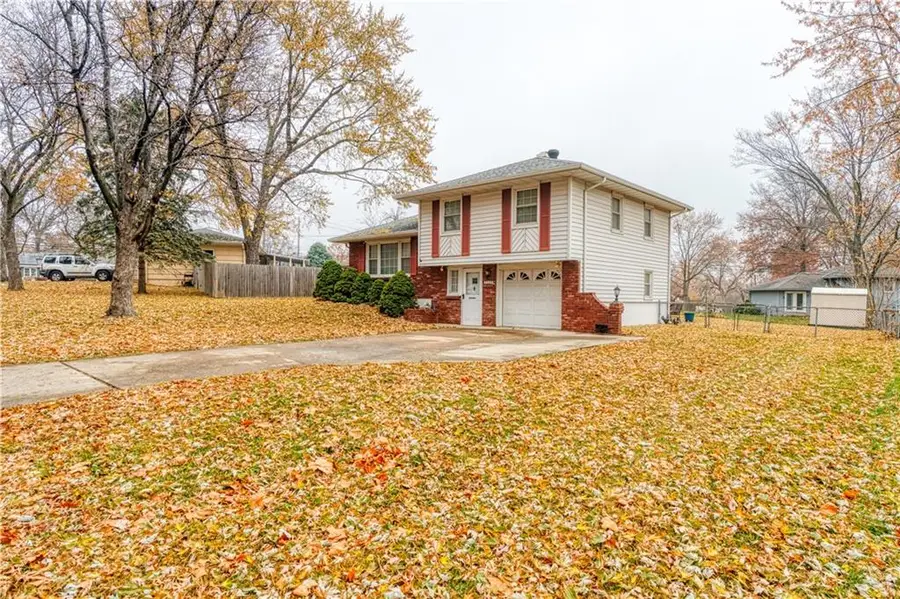 7529 N Virginia Avenue, Kansas City, MO 64118 - Image #2
