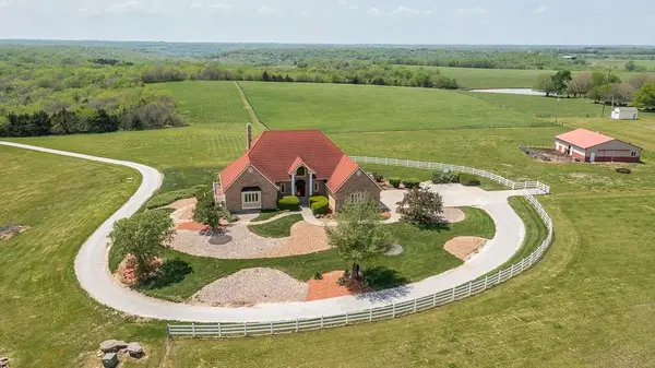 17029 Chieftain Road, Tonganoxie, KS 66086