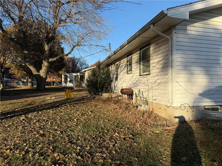 411 Navajo Avenue, Hiawatha, KS 66434 - Image #3