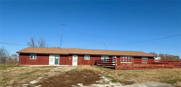 1706 253rd Street, Hiawatha, KS 66434