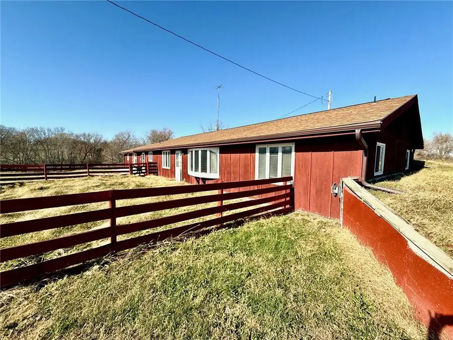 1706 253rd Street, Hiawatha, KS 66434 - Image #2