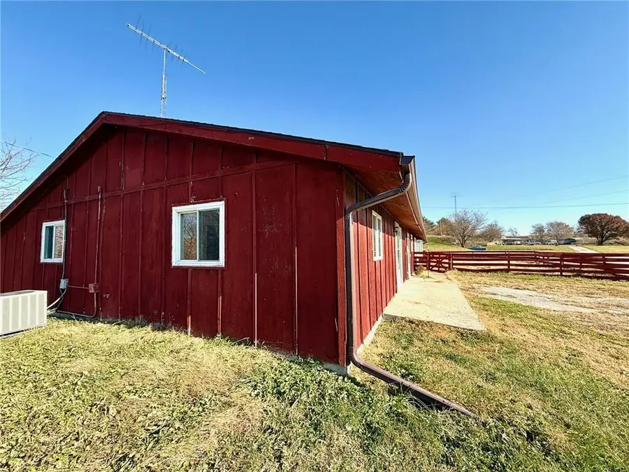 1706 253rd Street, Hiawatha, KS 66434 - Image #3