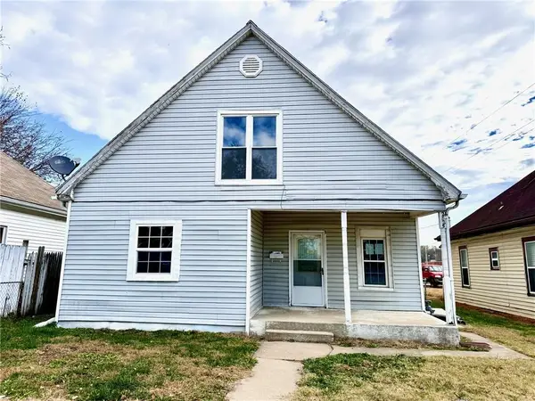 2825 S 23rd Street, St Joseph, MO 64503