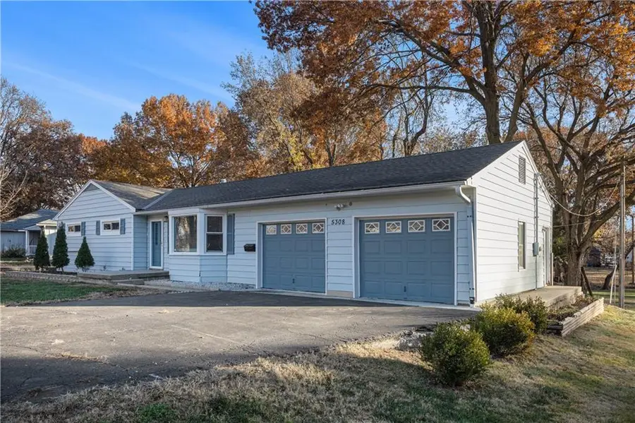 5308 Mcanany Drive, Shawnee, KS 66203 - Image #2