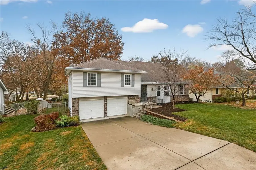 837 NW 69th Street, Kansas City, MO 64118 - Image #2