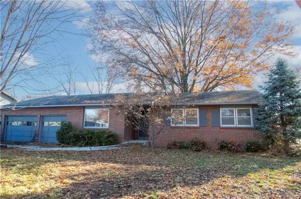 3415 Trail Road, Lawrence, KS 66049