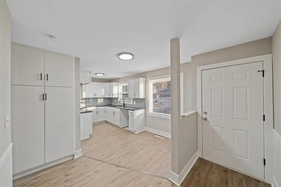 6302 Fairlane Drive, Kansas City, MO 64134 - Image #2