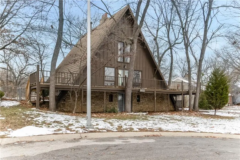 1122 Queens Place, Kansas City, MO 64131 - Image #1