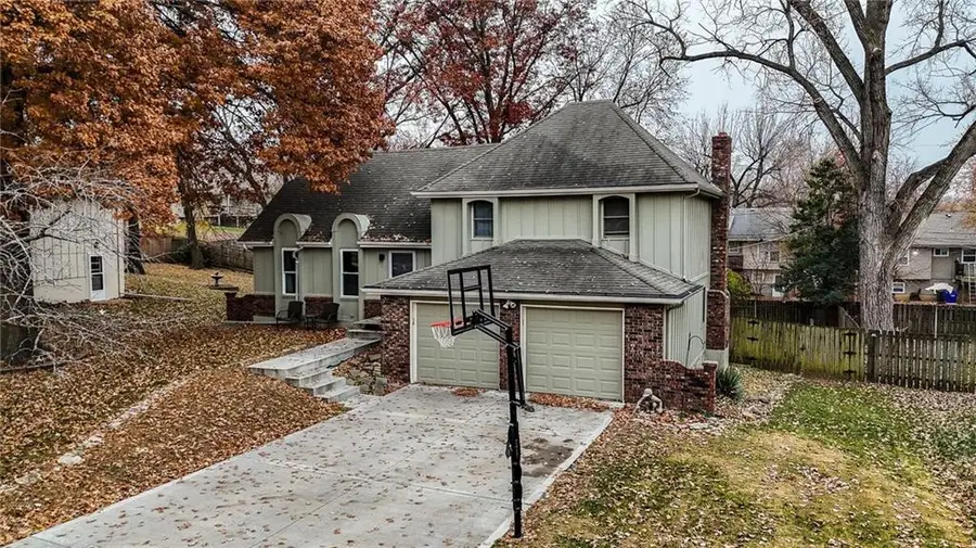 9201 W 48th Terrace, Merriam, KS 66203 - Image #2