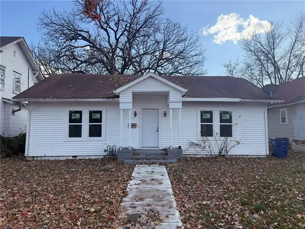 611 W 3rd Street, Coffeyville, KS 67337