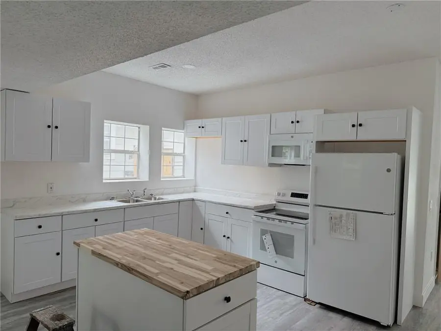 611 W 3rd Street, Coffeyville, KS 67337 - Image #3