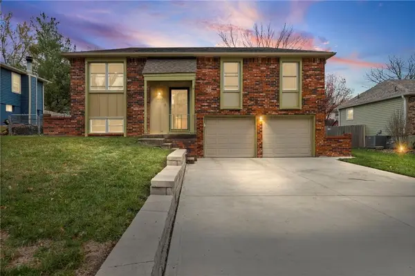 4513 Wallingford Drive, Blue Springs, MO 64015