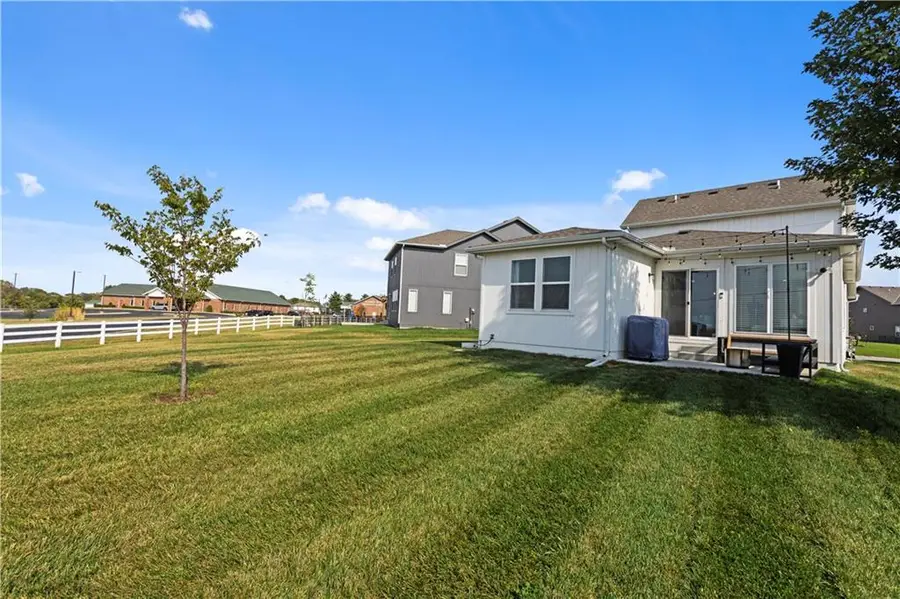 27600 E Red Fox Street, Lake Lotawana, MO 64086 - Image #2