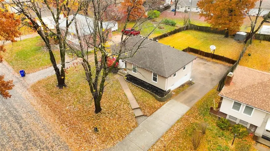 307 NE Sharon Drive, Lees Summit, MO 64063 - Image #2