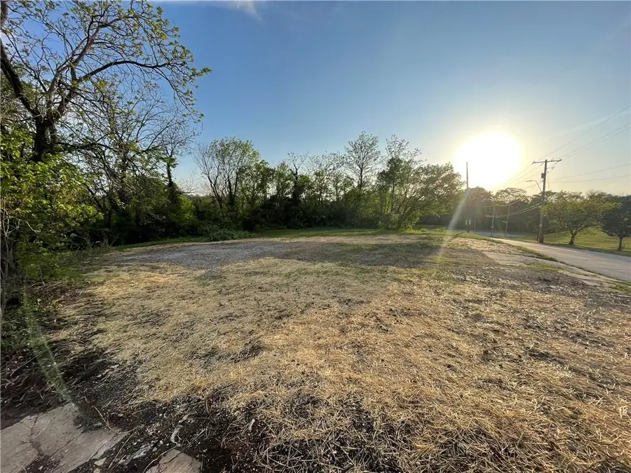 2306 Michigan Avenue, Kansas City, MO 64127 - Image #2