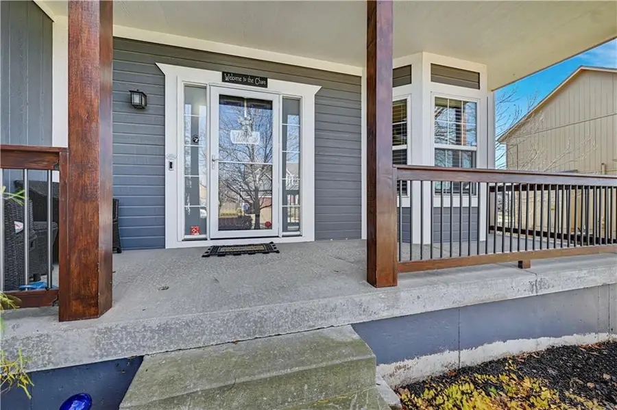 613 E Skylark Street, Gardner, KS 66030 - Image #2