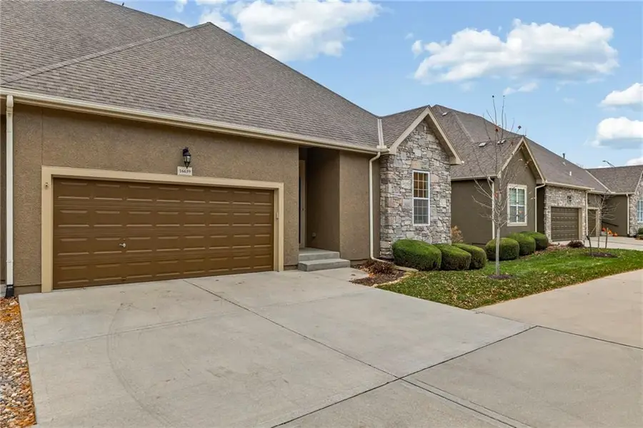 16639 W 168 Place, Olathe, KS 66062 - Image #2