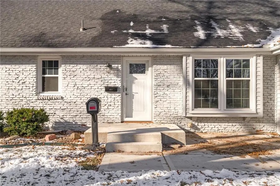 8902 Mastin Street, Overland Park, KS 66212 - Image #3