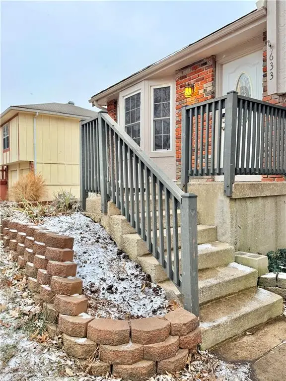 633 E Colleen Drive, Gardner, KS 66030 - Image #3