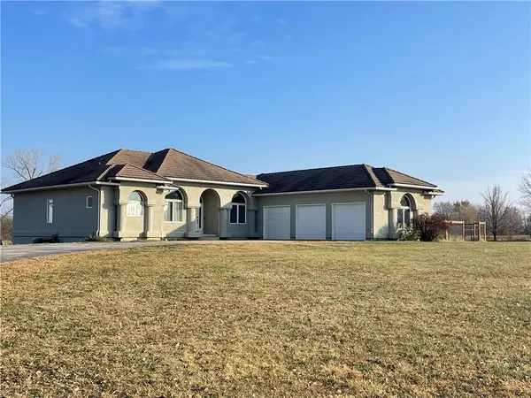 1715 N 7 Highway, Independence, MO 64056